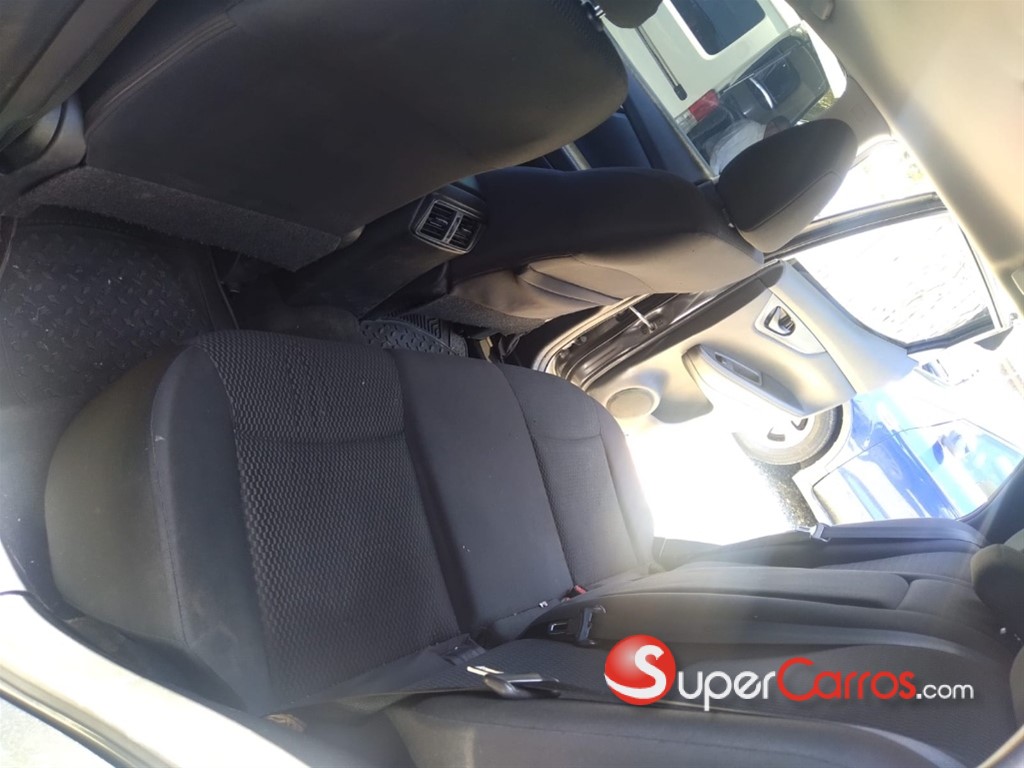 2019 Nissan Rogue — foto 2 / 7