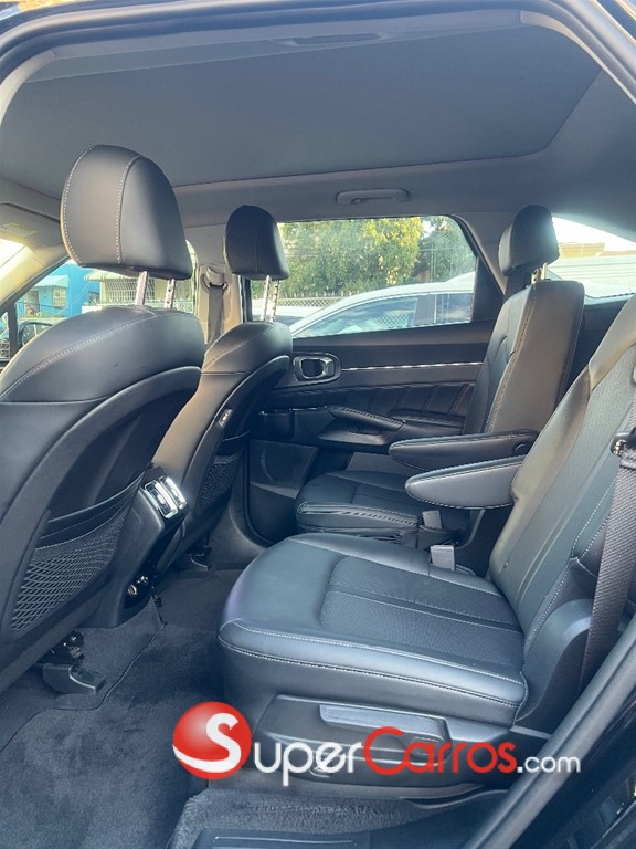 2023 Kia Sorento SX — foto 8 / 12