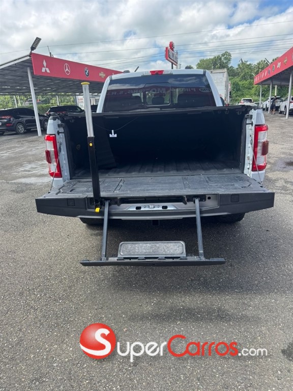 2021 Ford F 150 Lariat — foto 7 / 10