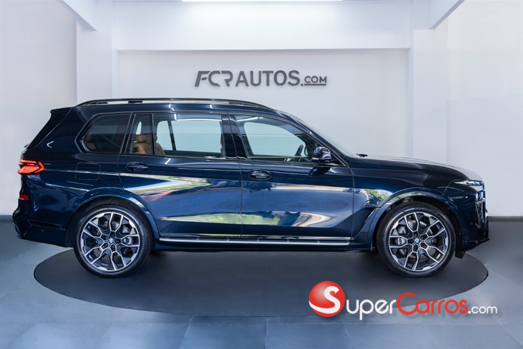 2027 BMW X 7 xDrive 40i Mpackage — foto 2 / 12