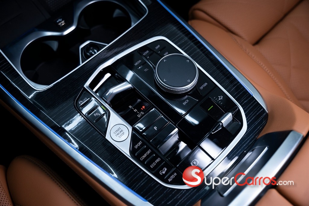 2027 BMW X 7 xDrive 40i Mpackage — foto 12 / 12