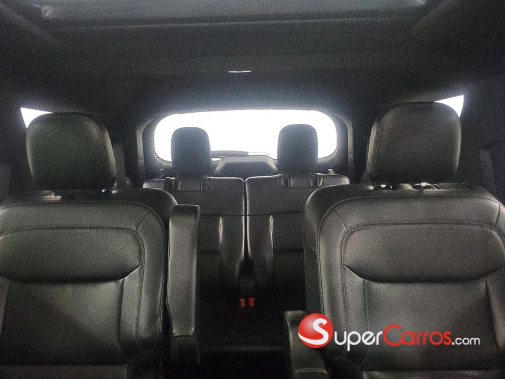 2020 Ford Explorer XLT — foto 8 / 9