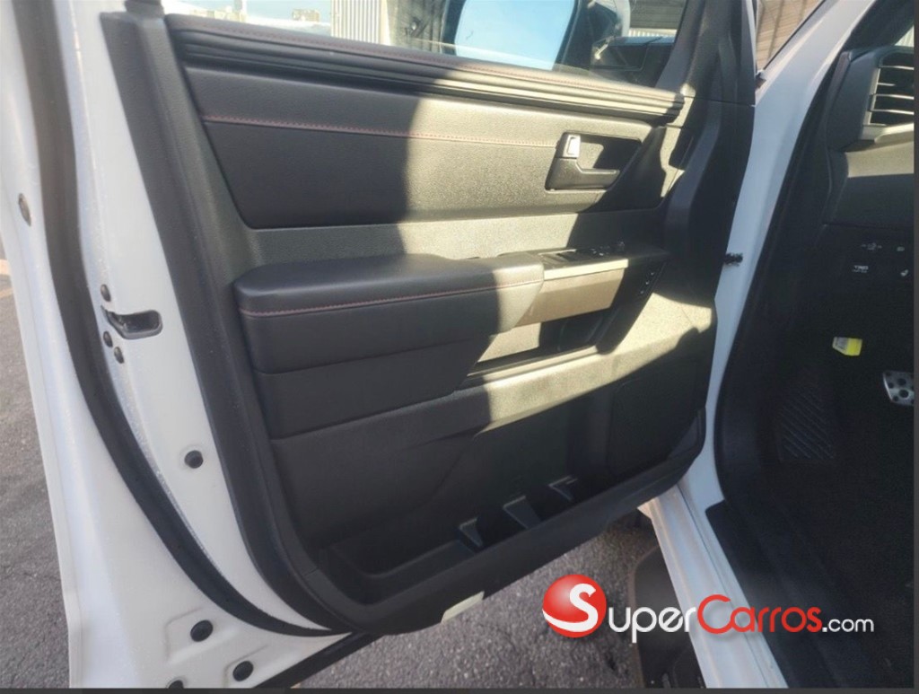 2025 Toyota Tundra TRD PRO — foto 3 / 12