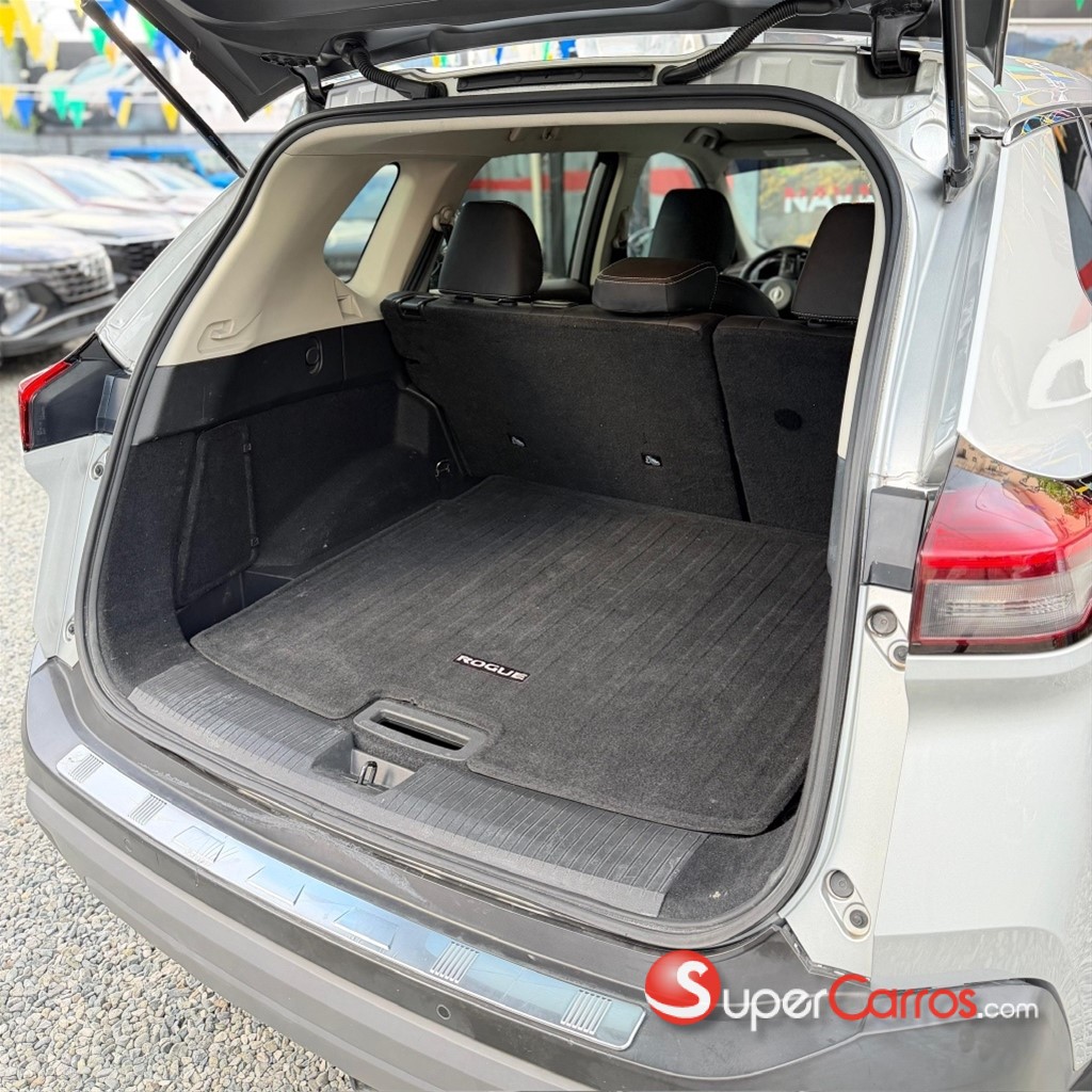 2022 Nissan Rogue SV — foto 2 / 12