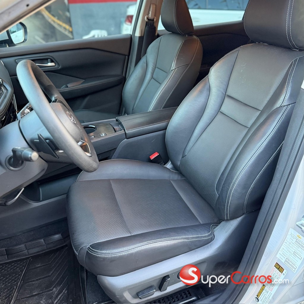 2022 Nissan Rogue SV — foto 5 / 12