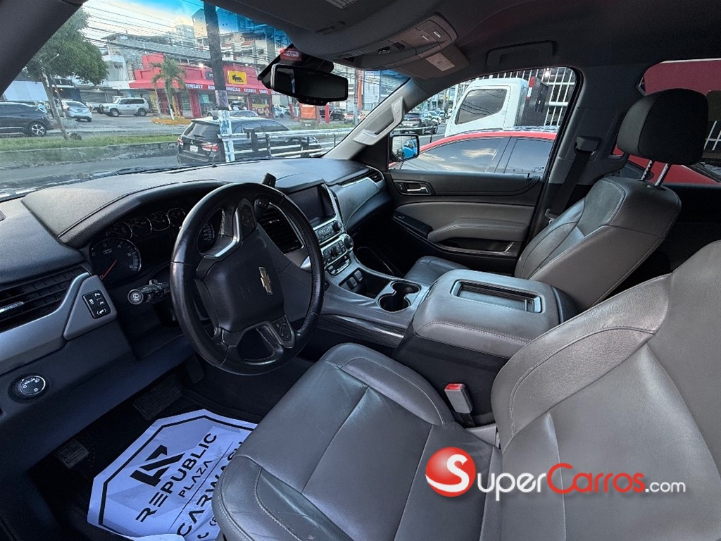 2020 Chevrolet Suburban LT — foto 11 / 12