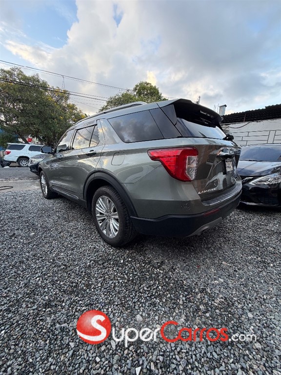 2020 Ford Explorer Limited — foto 5 / 8