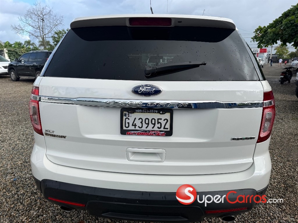 2013 Ford Explorer — foto 7 / 11