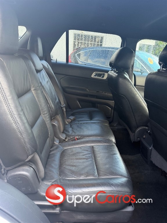 2013 Ford Explorer — foto 9 / 11