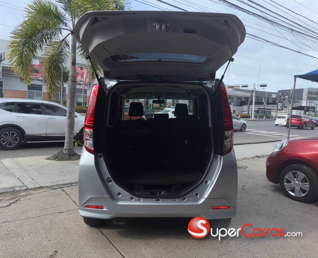 2020 Toyota Roomy — foto 8 / 11