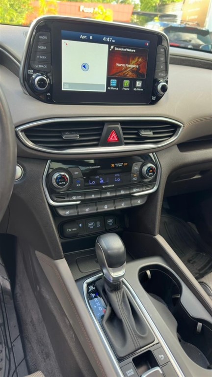 2020 Hyundai Santa Fe Limited — foto 8 / 12
