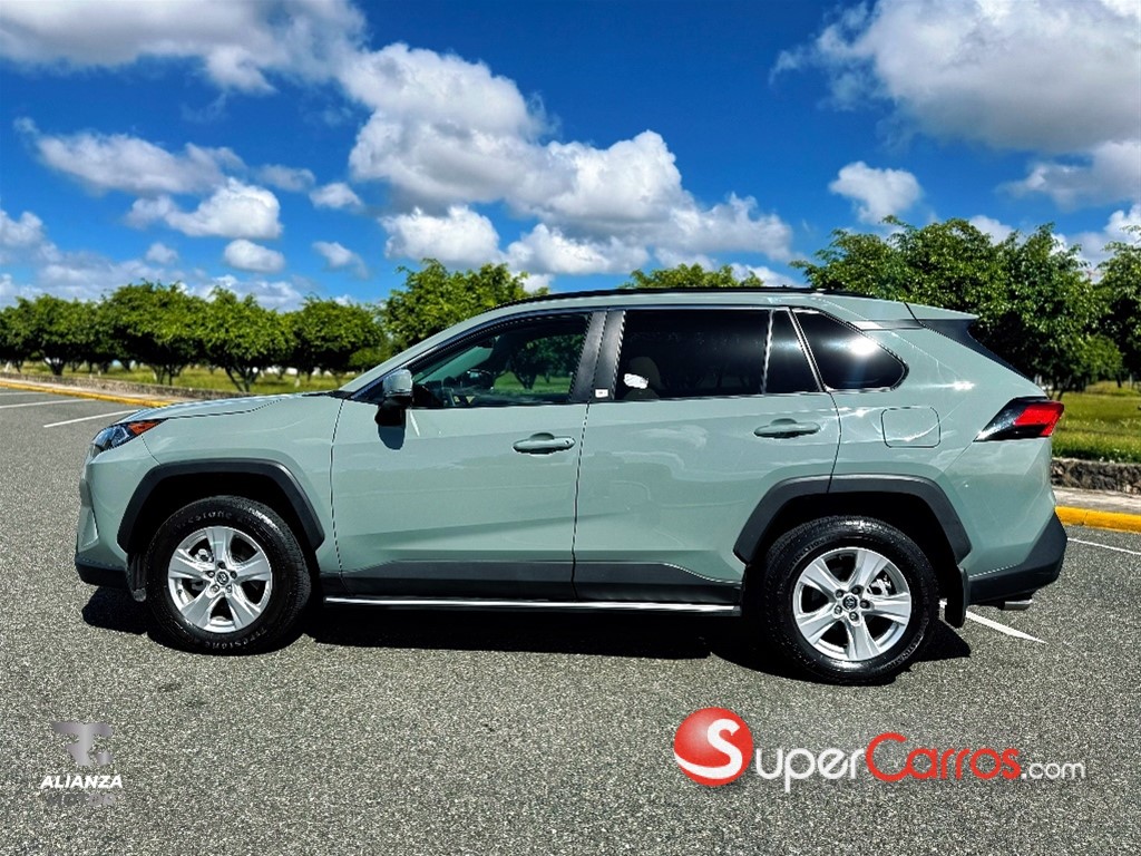 2020 Toyota RAV4 XLE — foto 4 / 12