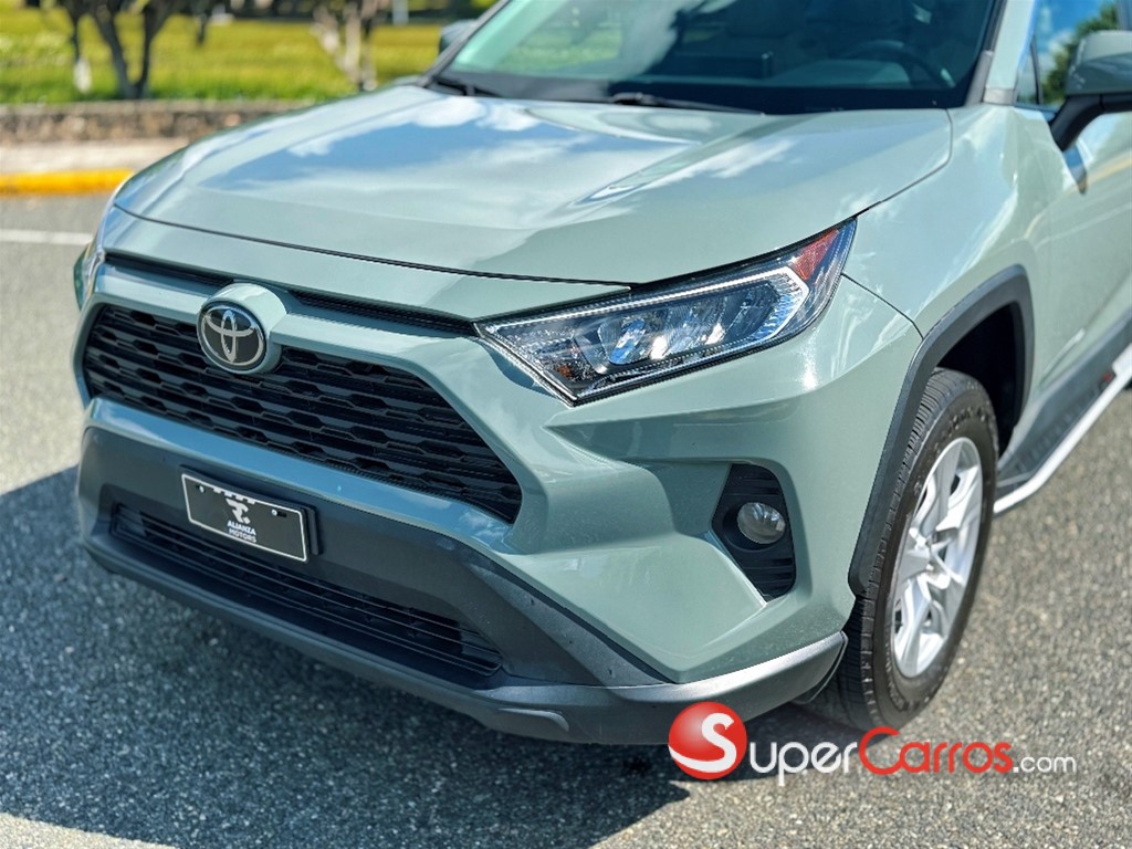 2020 Toyota RAV4 XLE — foto 5 / 12