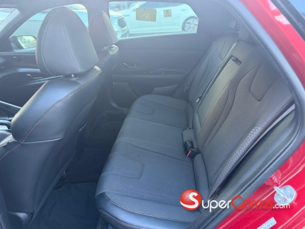 2022 Hyundai Elantra N Line — foto 7 / 11