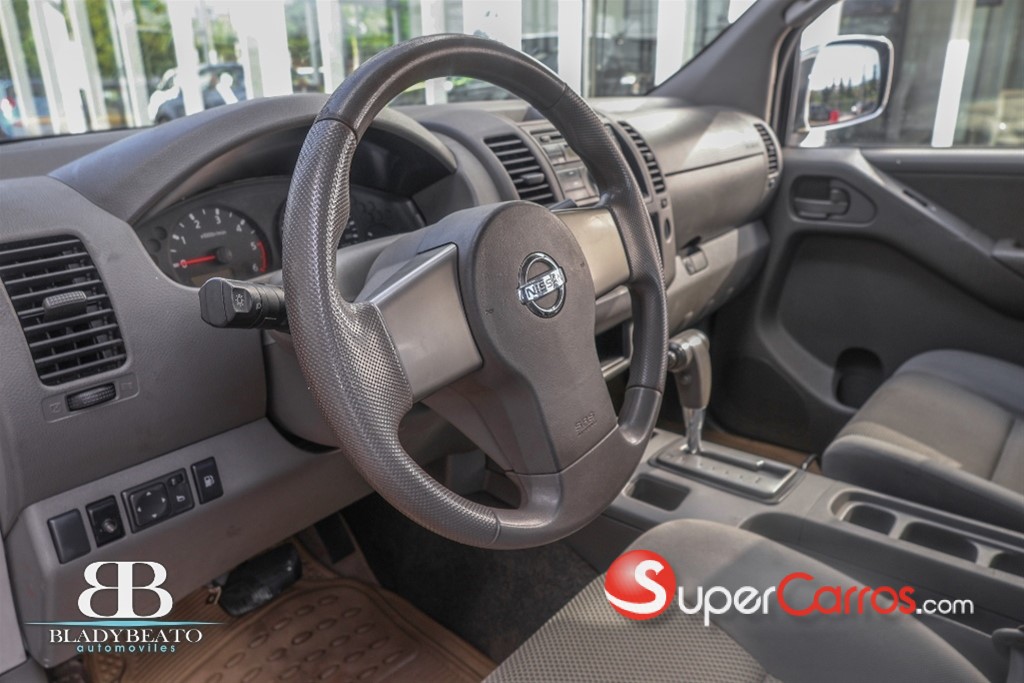 2011 Nissan Navara Titanium — foto 2 / 11