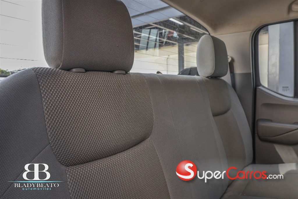 2011 Nissan Navara Titanium — foto 6 / 11