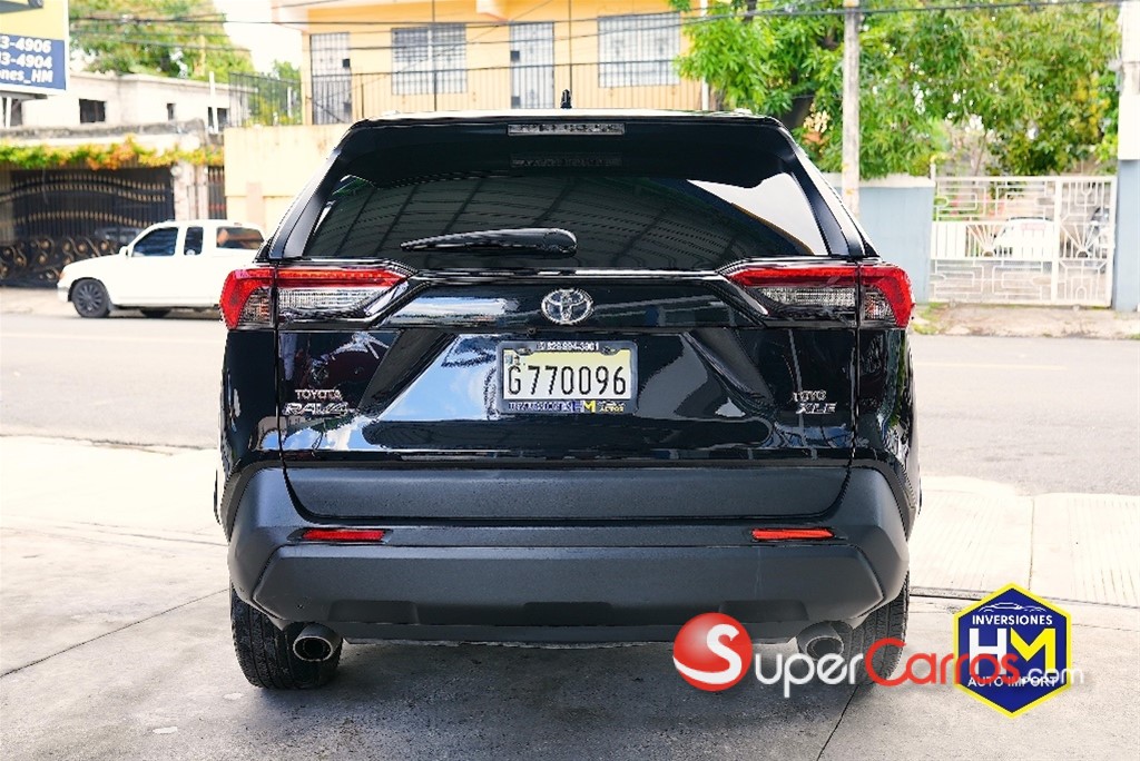2019 Toyota RAV4 XLE — foto 4 / 10
