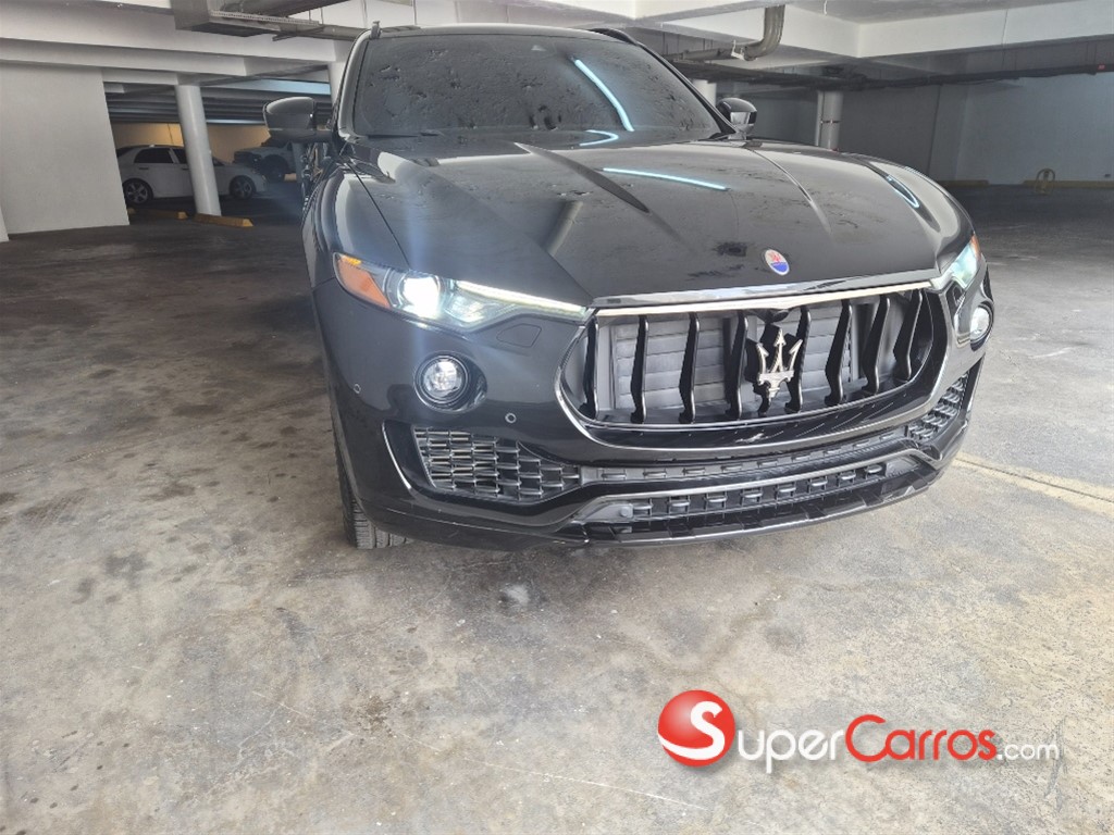 2020 Maserati Levante — foto 2 / 9