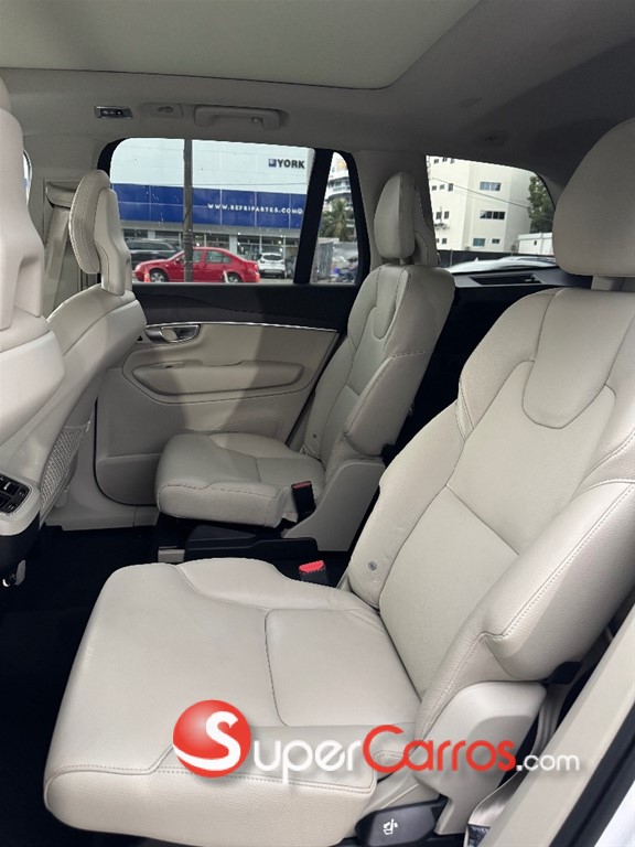 2020 Volvo XC90 Momentum T6 — foto 7 / 12