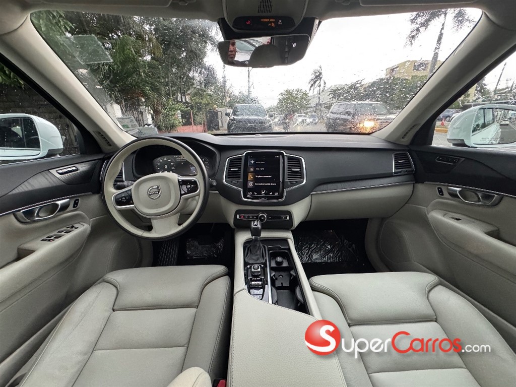 2020 Volvo XC90 Momentum T6 — foto 10 / 12