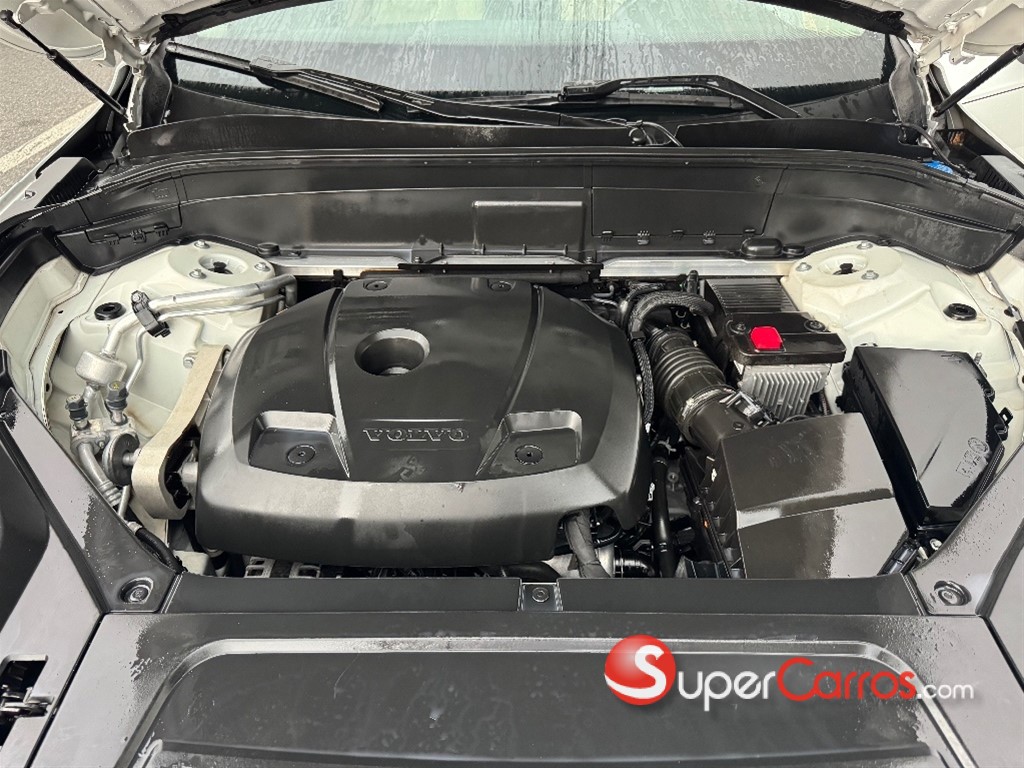 2020 Volvo XC90 Momentum T6 — foto 12 / 12
