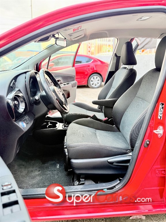 2020 Toyota VITZ — foto 5 / 12