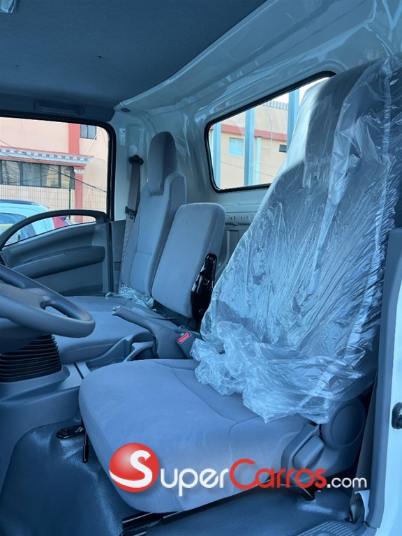 2027 Isuzu NP 14 Pies Chasis — foto 12 / 12