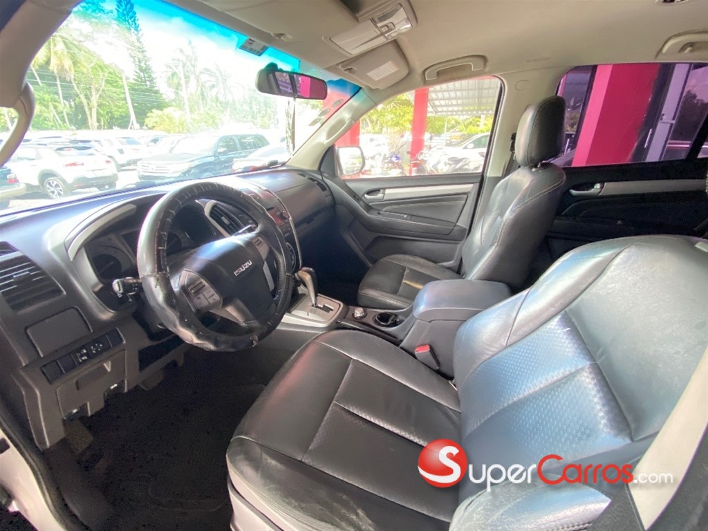 2015 Isuzu Mux — foto 4 / 12