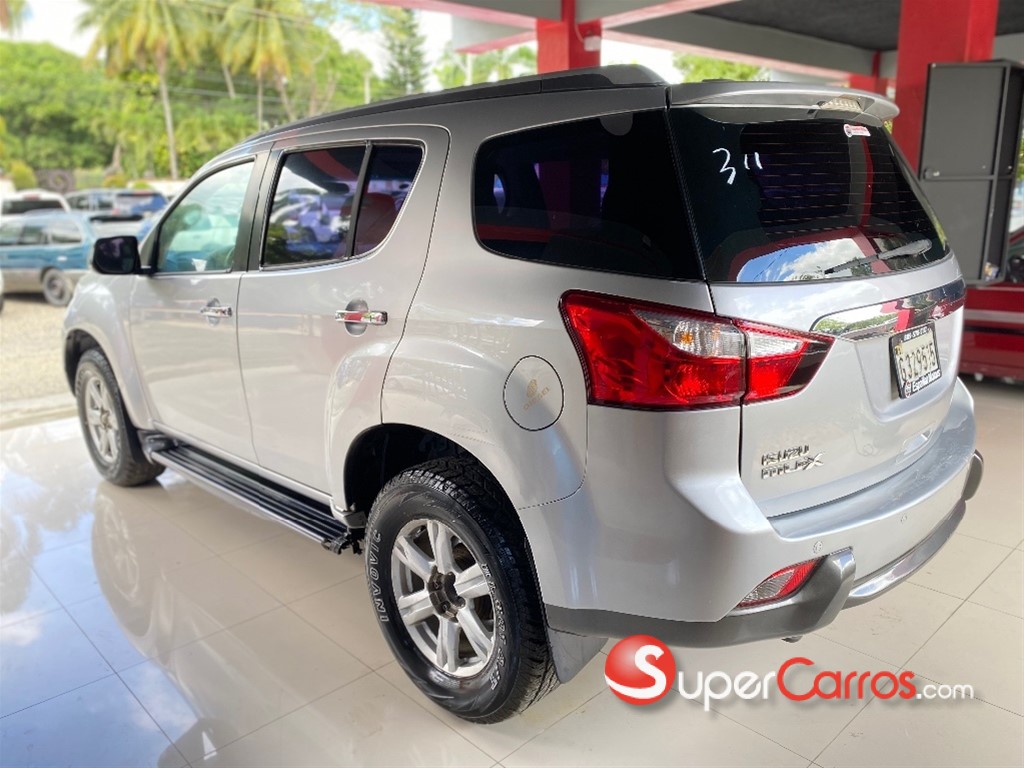 2015 Isuzu Mux — foto 7 / 12