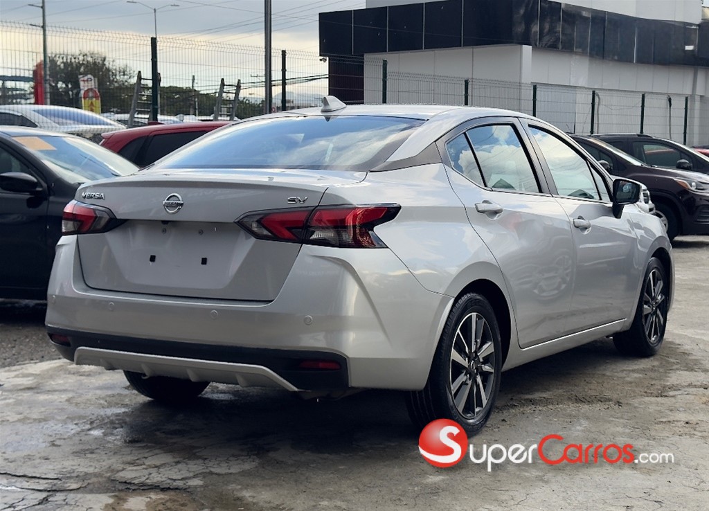 2021 Nissan Versa SV — foto 5 / 10