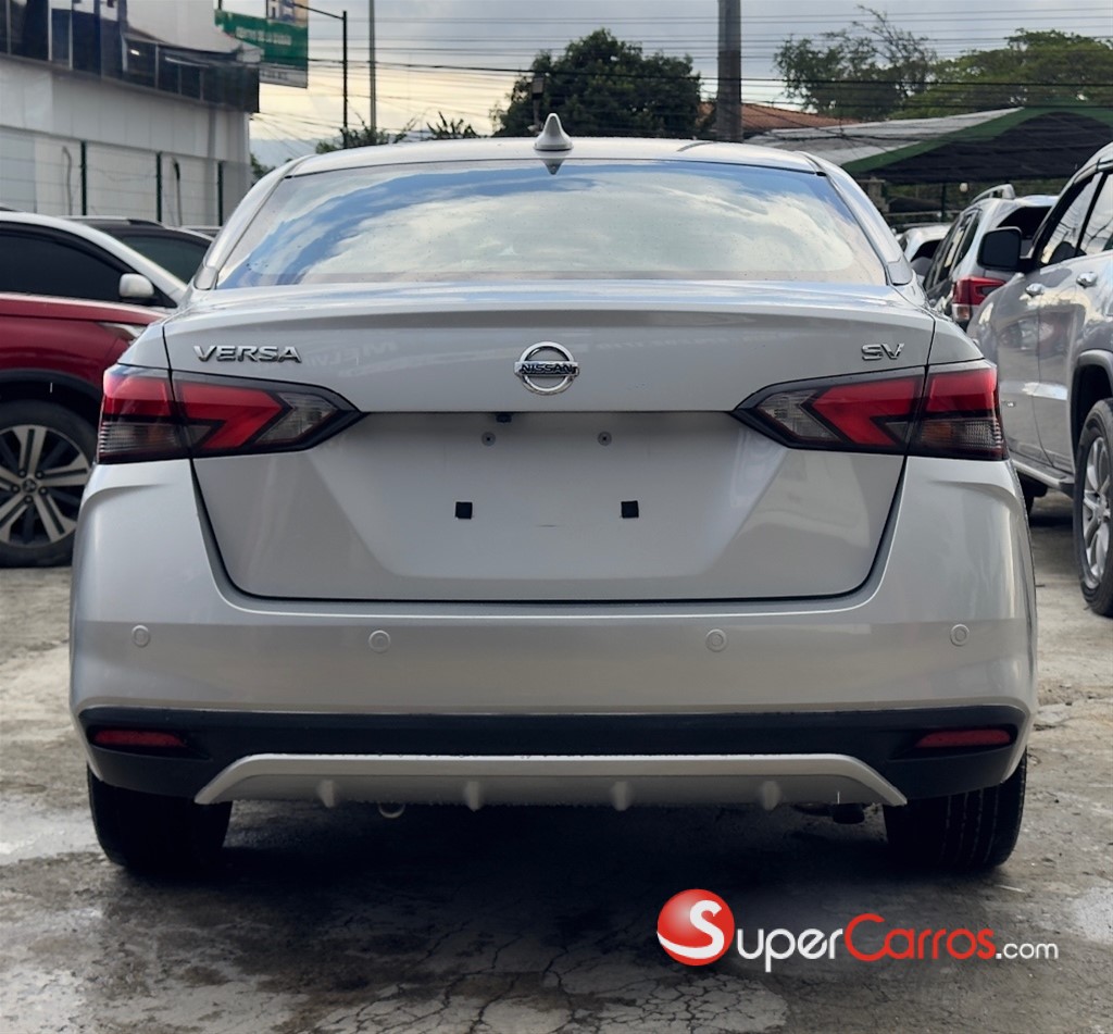 2021 Nissan Versa SV — foto 6 / 10