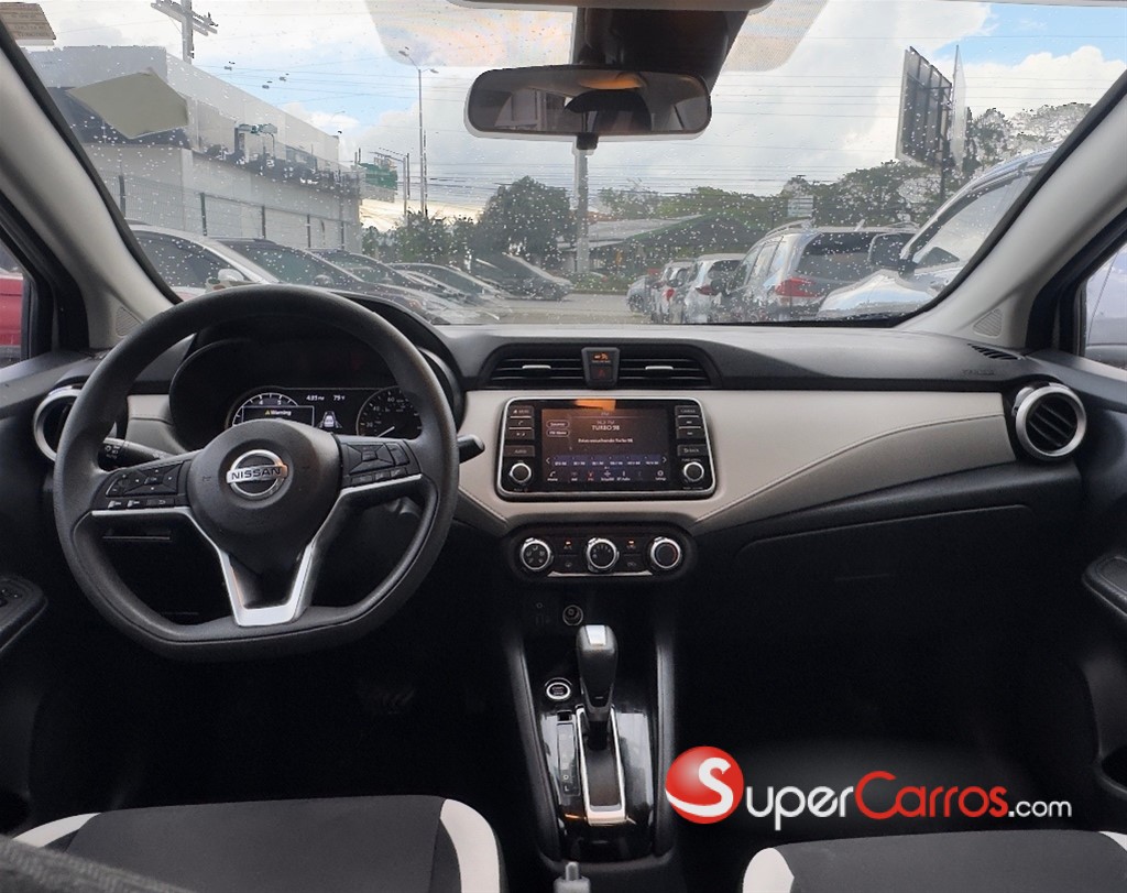2021 Nissan Versa SV — foto 7 / 10