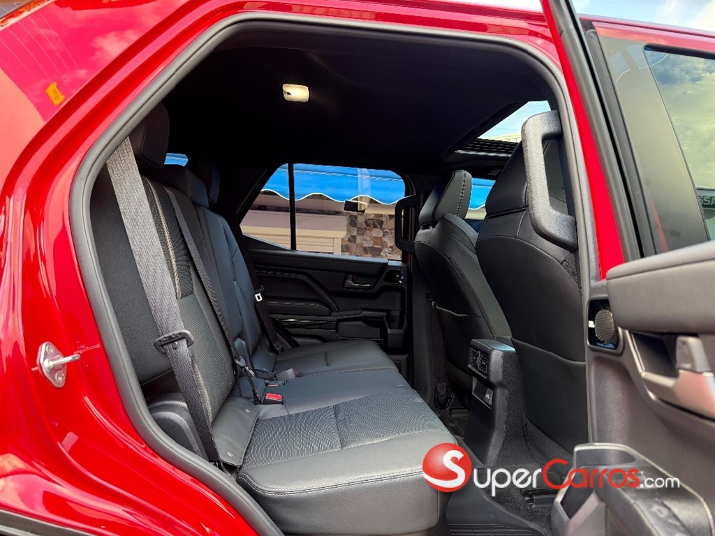 2025 Toyota 4 Runner Limited — foto 8 / 9