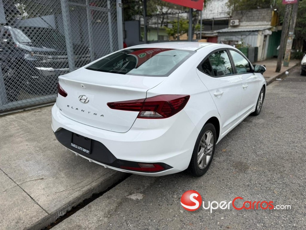 2020 Hyundai Elantra SE — foto 6 / 11