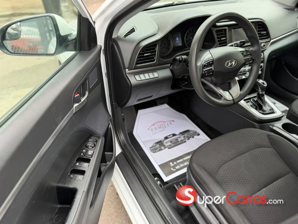 2020 Hyundai Elantra SE — foto 8 / 11