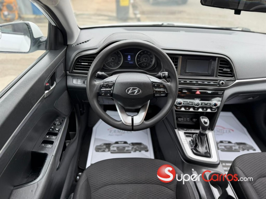 2020 Hyundai Elantra SE — foto 9 / 11
