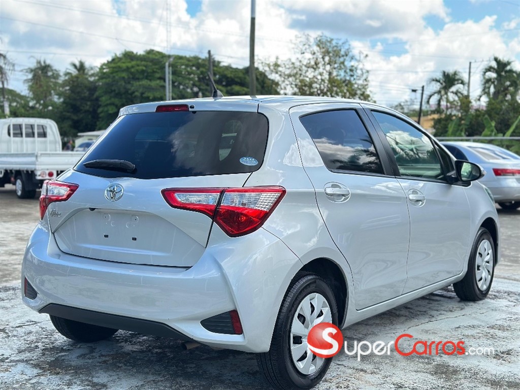 2020 Toyota VITZ — foto 4 / 11