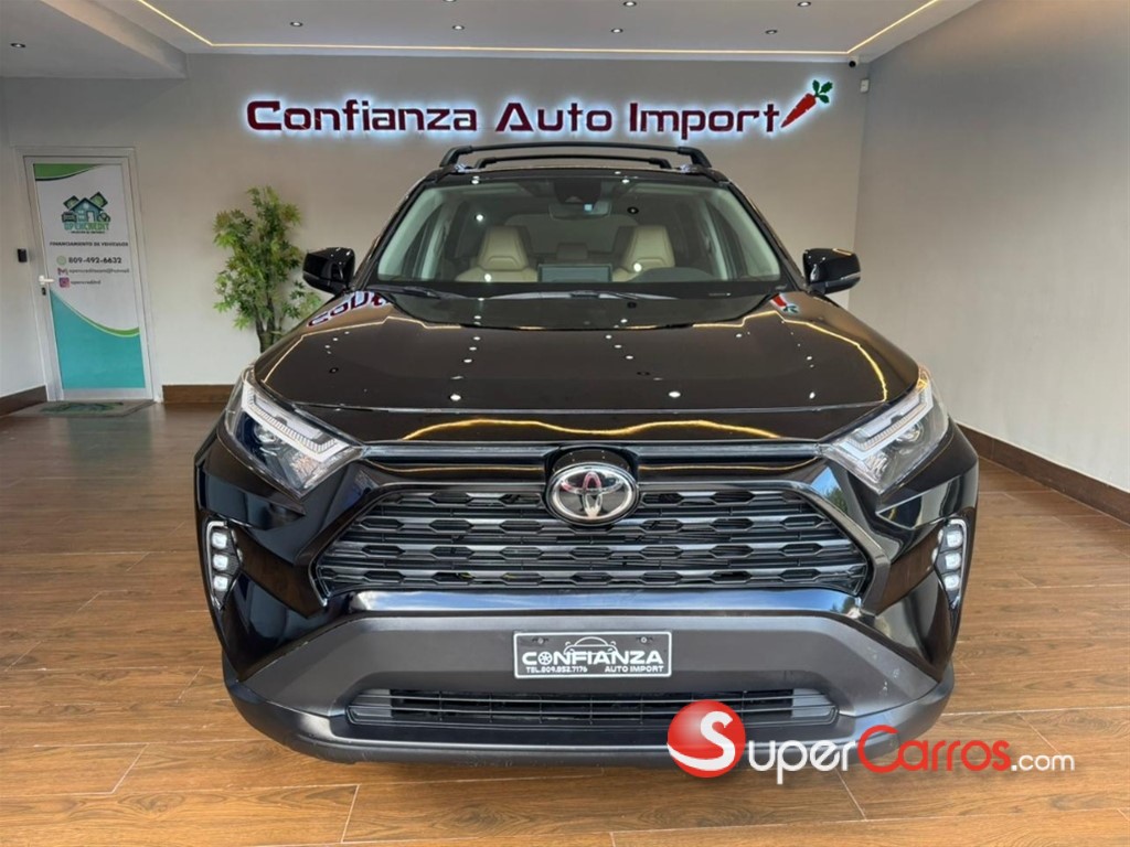 2025 Toyota RAV4 XLE — foto 2 / 8