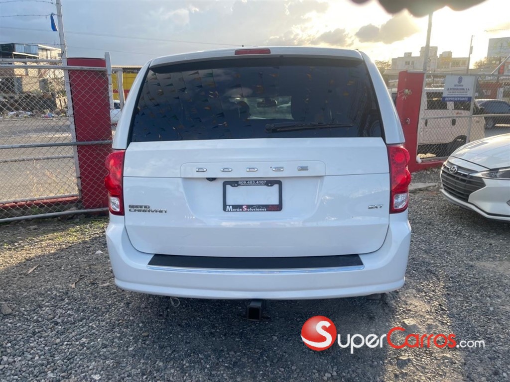 2020 Dodge Caravan SXT — foto 3 / 11