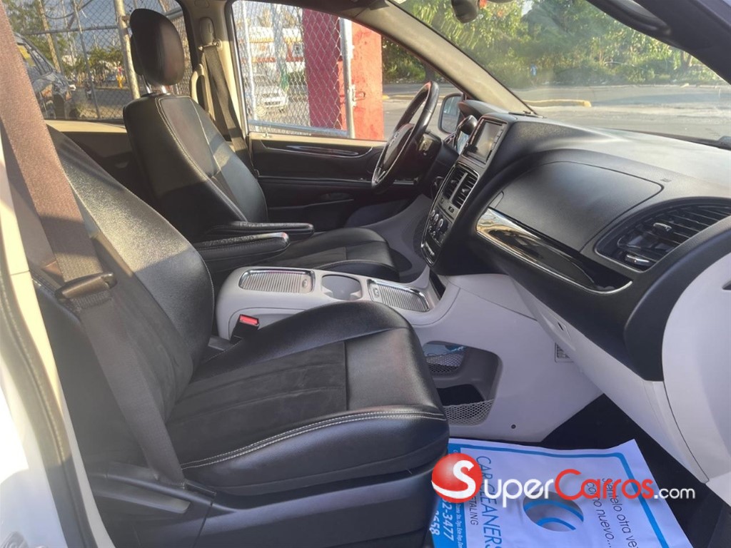 2020 Dodge Caravan SXT — foto 7 / 11