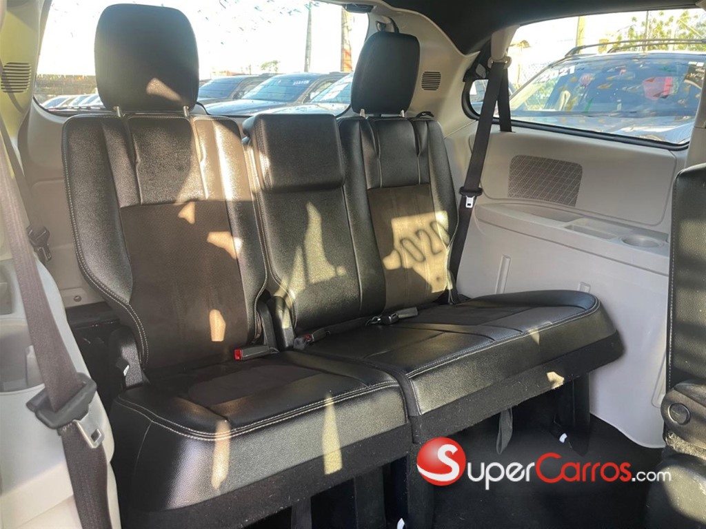 2020 Dodge Caravan SXT — foto 11 / 11