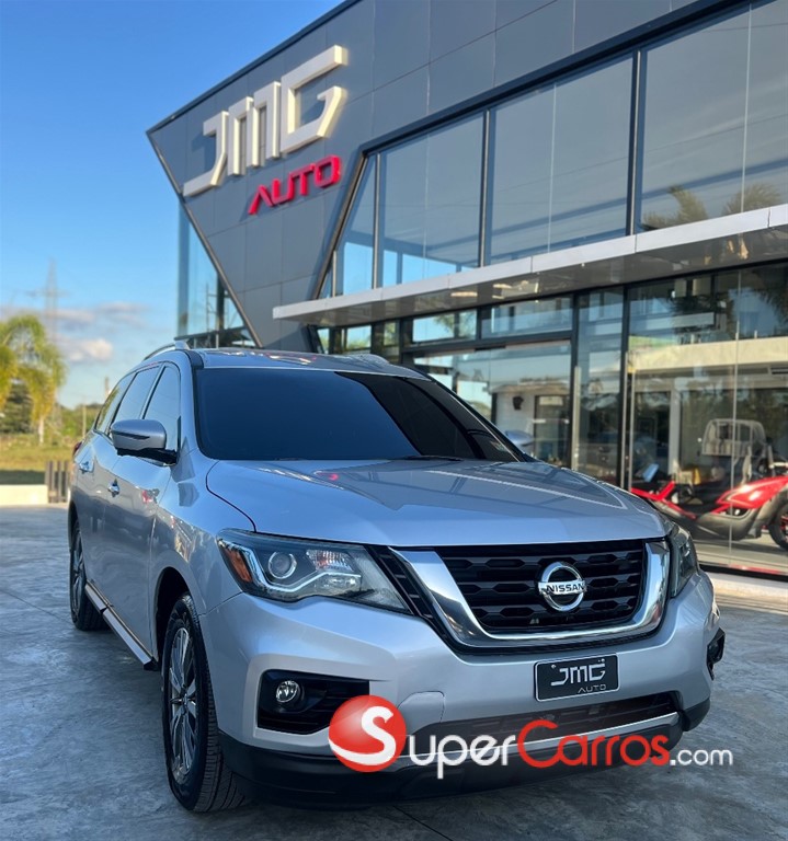 2017 Nissan Pathfinder SL