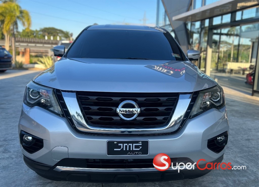 2017 Nissan Pathfinder SL — foto 2 / 9