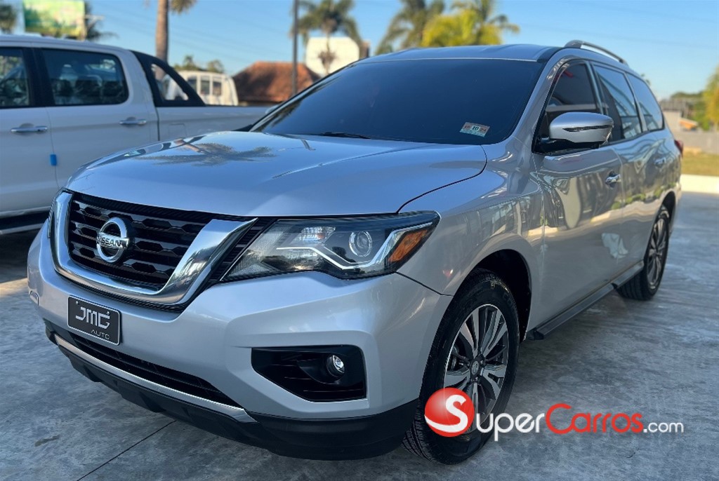2017 Nissan Pathfinder SL — foto 3 / 9
