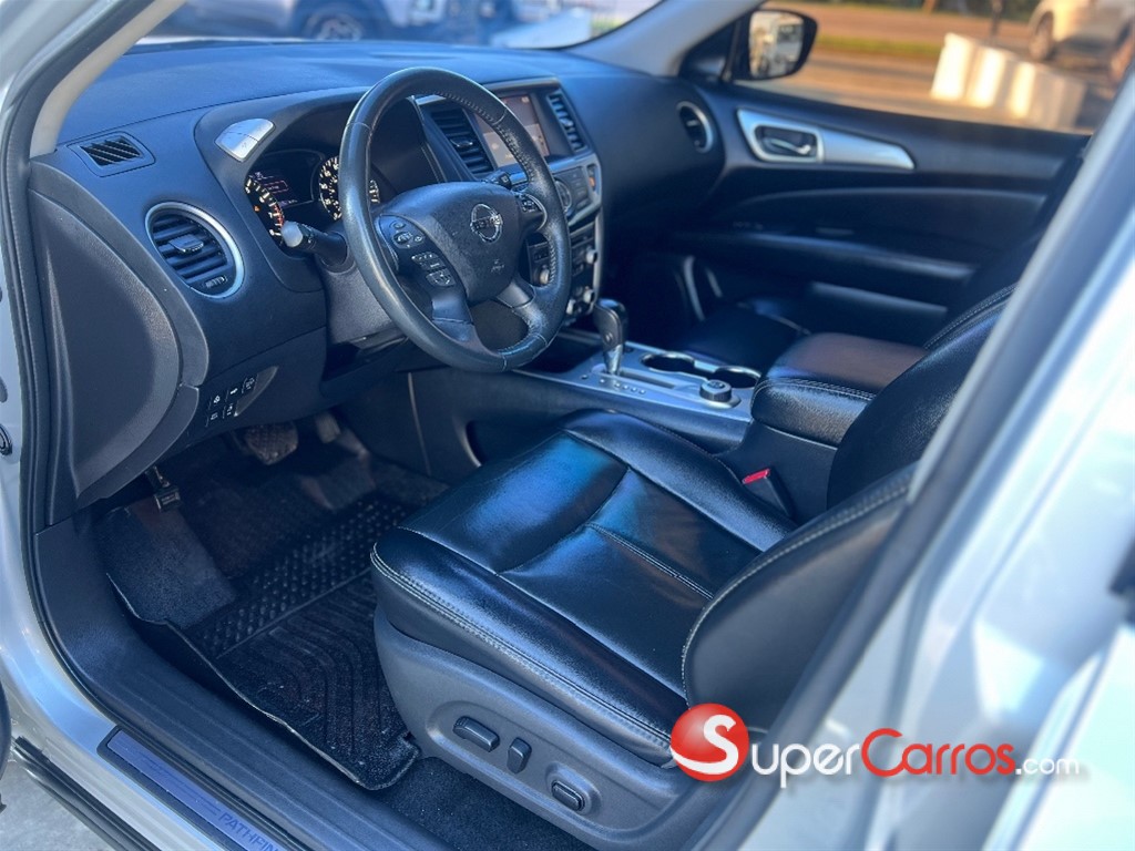 2017 Nissan Pathfinder SL — foto 7 / 9