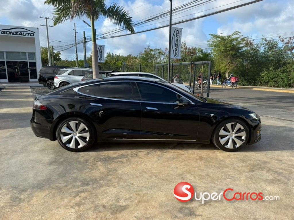 2020 Tesla Model S Long Range — foto 3 / 10