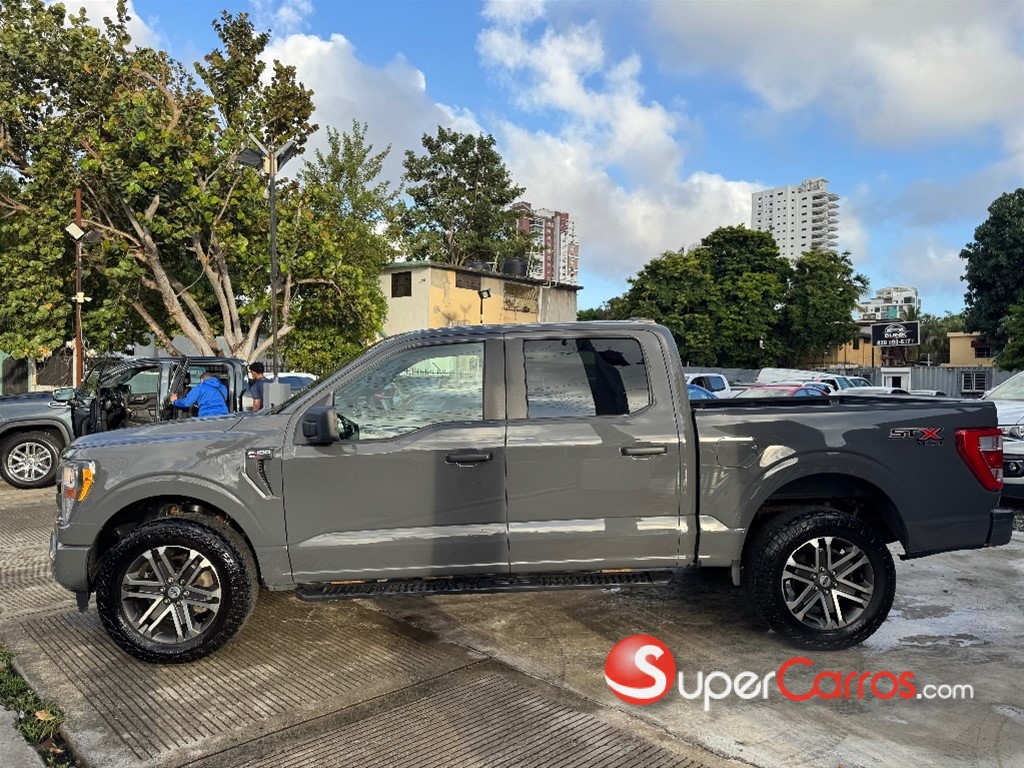 2021 Ford F 150 XLT ECOBOOST — foto 2 / 11