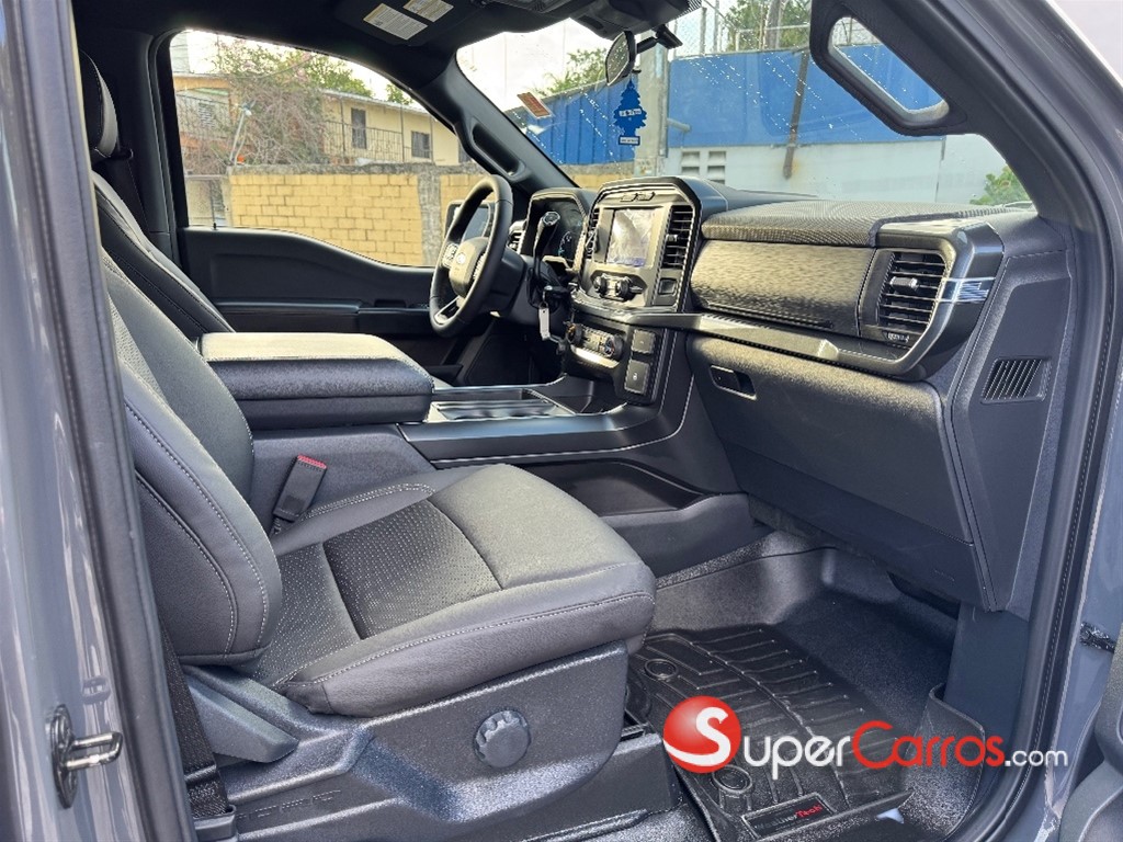 2021 Ford F 150 XLT ECOBOOST — foto 10 / 11
