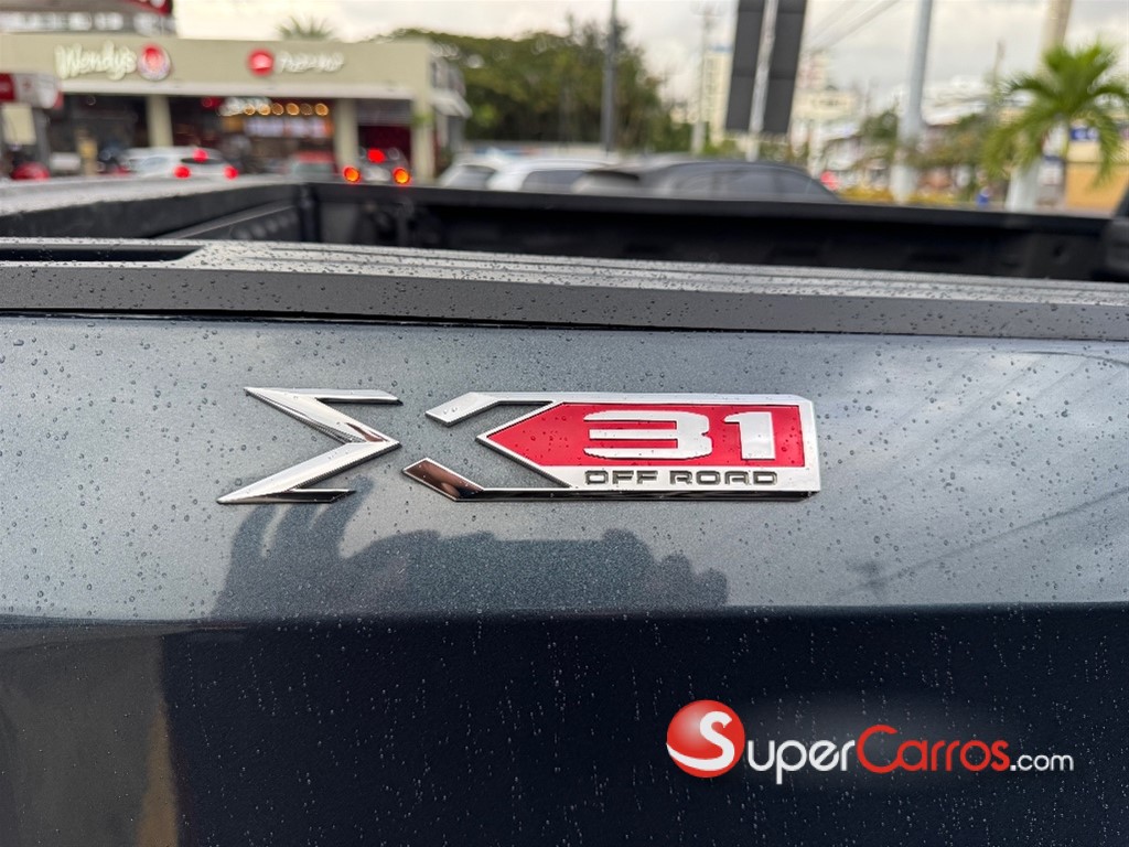 2020 Chevrolet Silverado LTZ — foto 9 / 12