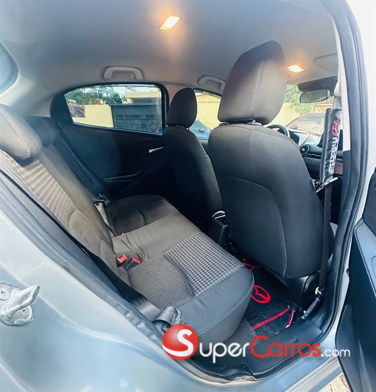 2017 Mazda Demio — foto 8 / 12